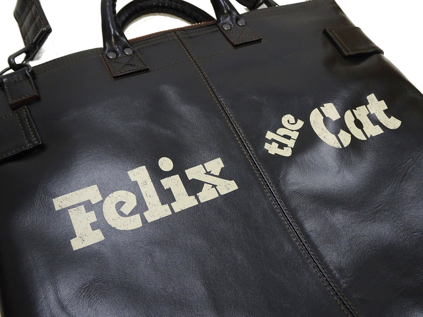 TOYS McCOY Men's Felix the Cat Leather Shoulder Bag - Black Horsehide, U.S. Air Force Helmet Bag Inspired, Made in Japan (TMA2523 031 Black)