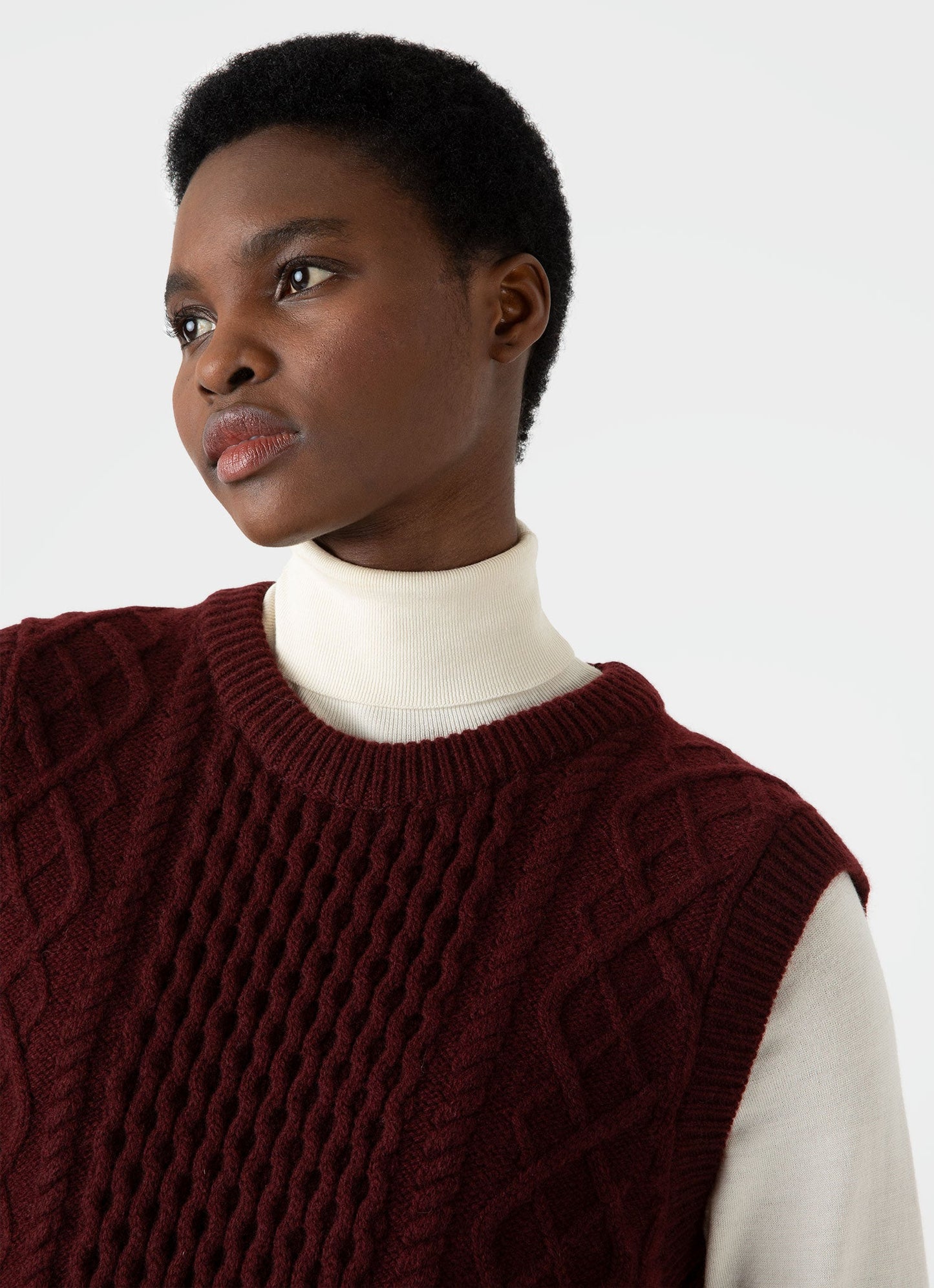 Womens Lambswool Cable Knit Vest In Maroon Wtop8187 Rdeg